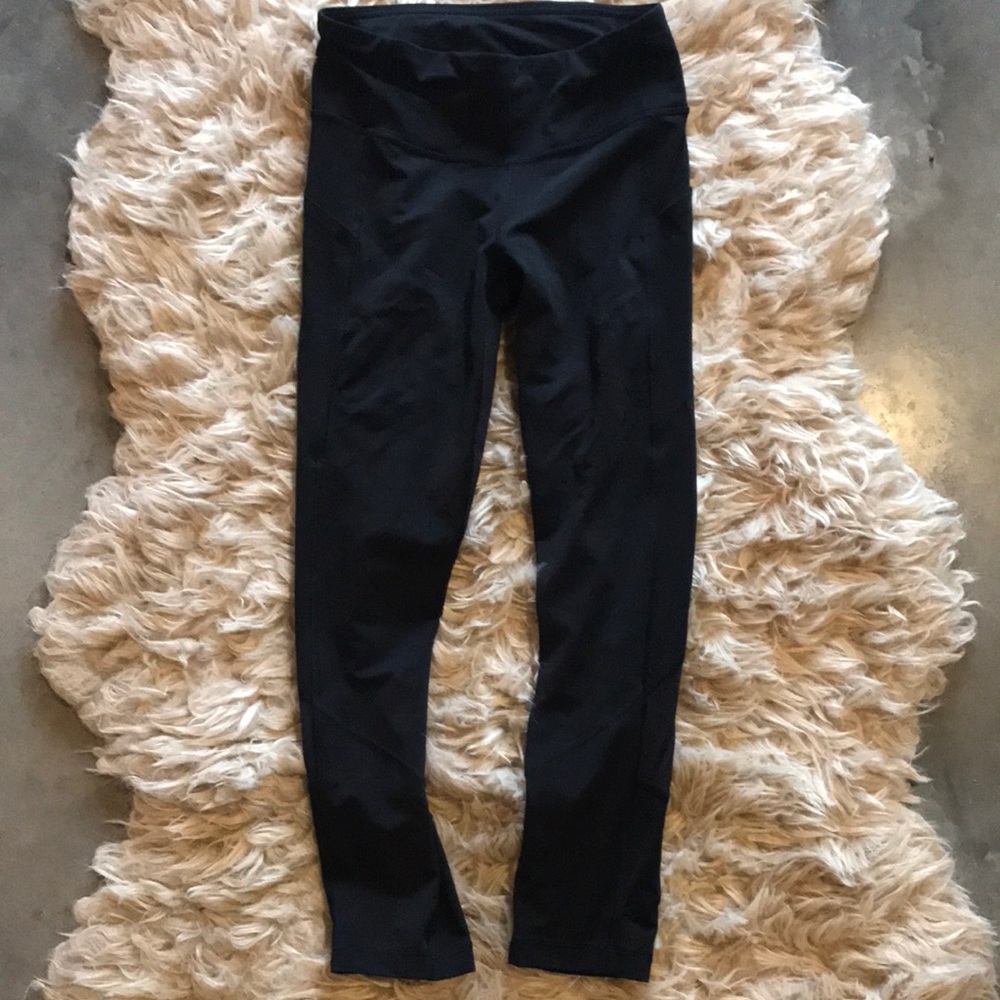 Lululemon high rise Leggings Size 2 w/ pockets - great for runners!